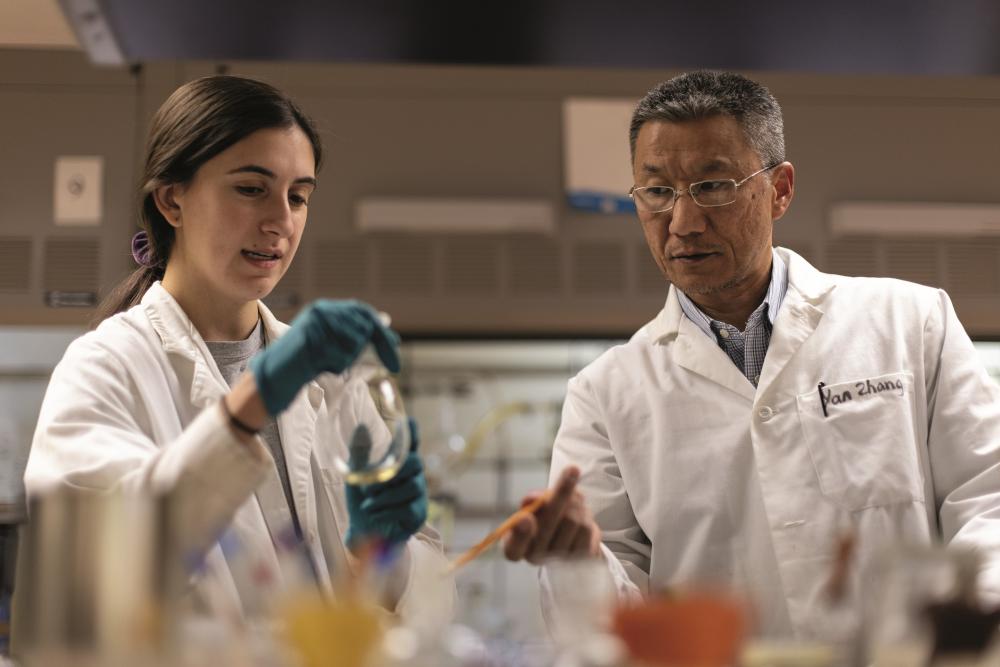 rachael flammia works with yan zhang, ph.d. in his lab