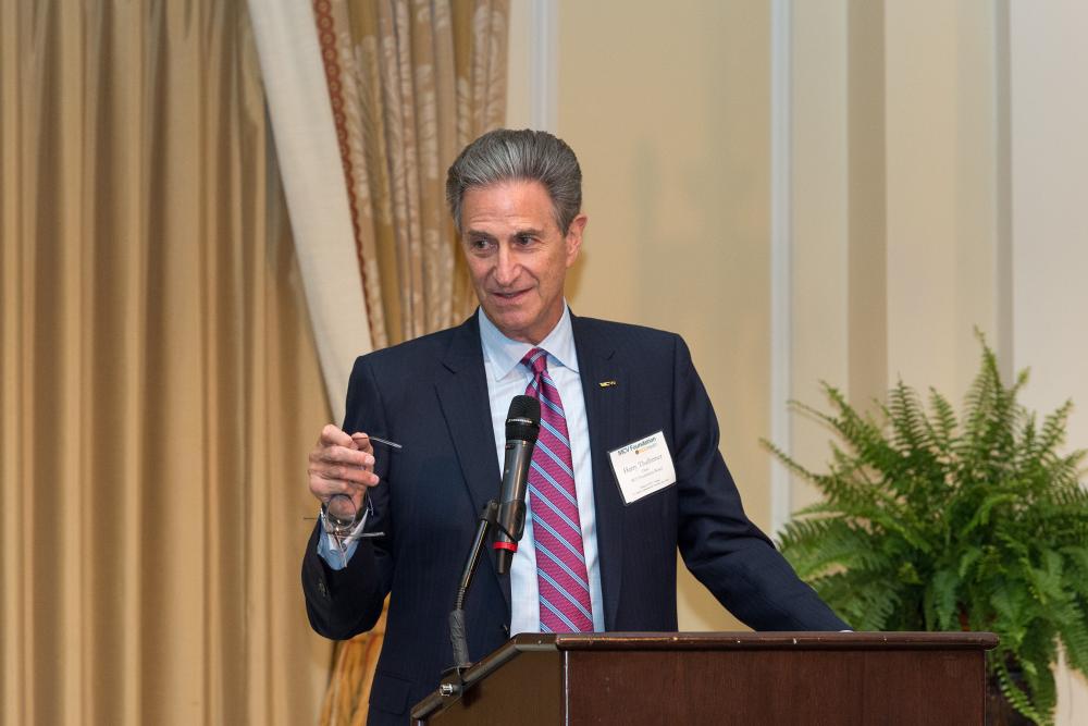 Harry Thalhimer, past chair of the MCV Foundation Board of Trustees, addresses the board at the foundation’s annual dinner and awards ceremony in 2019. 