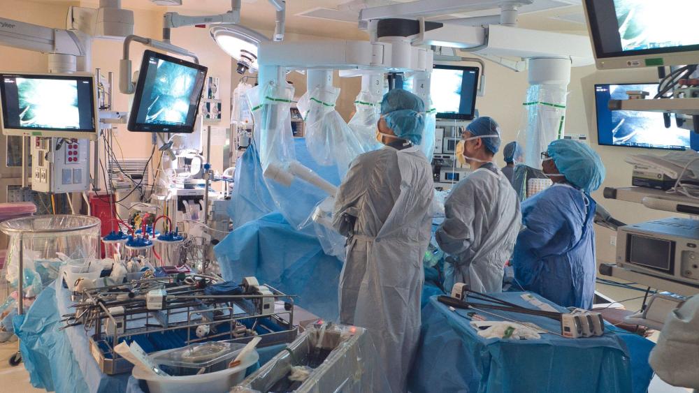 Remote Control: Bringing Robotic Surgery to Living Donors | Medical ...