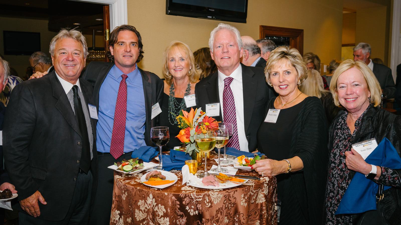 Disovery Series attendees at strolling supper photo