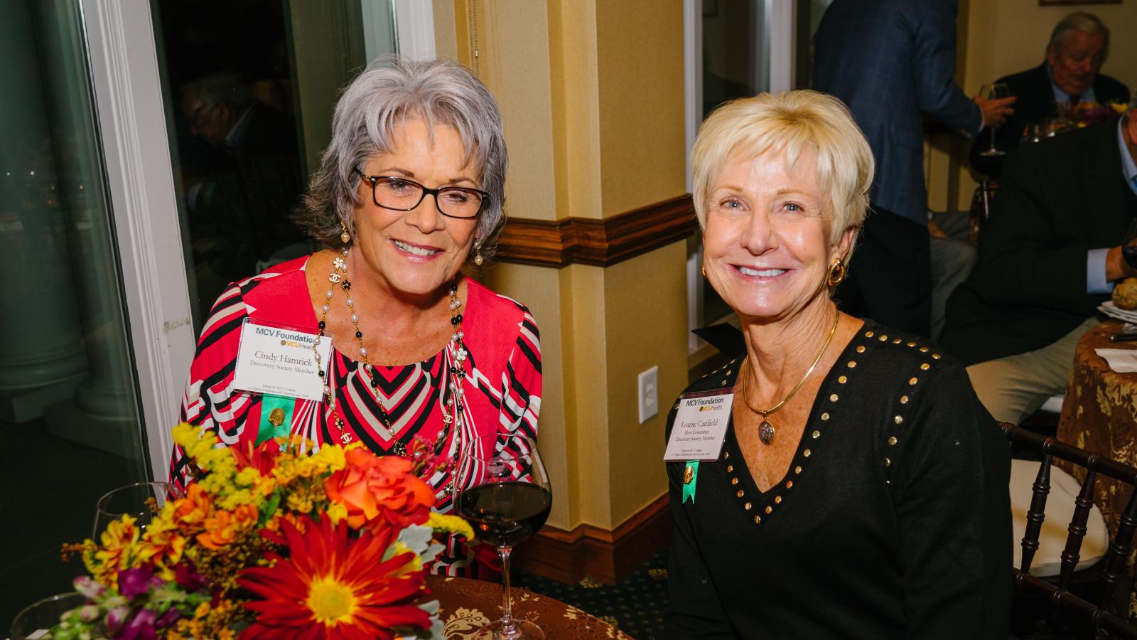 Discovery Series attendees at strolling supper photo