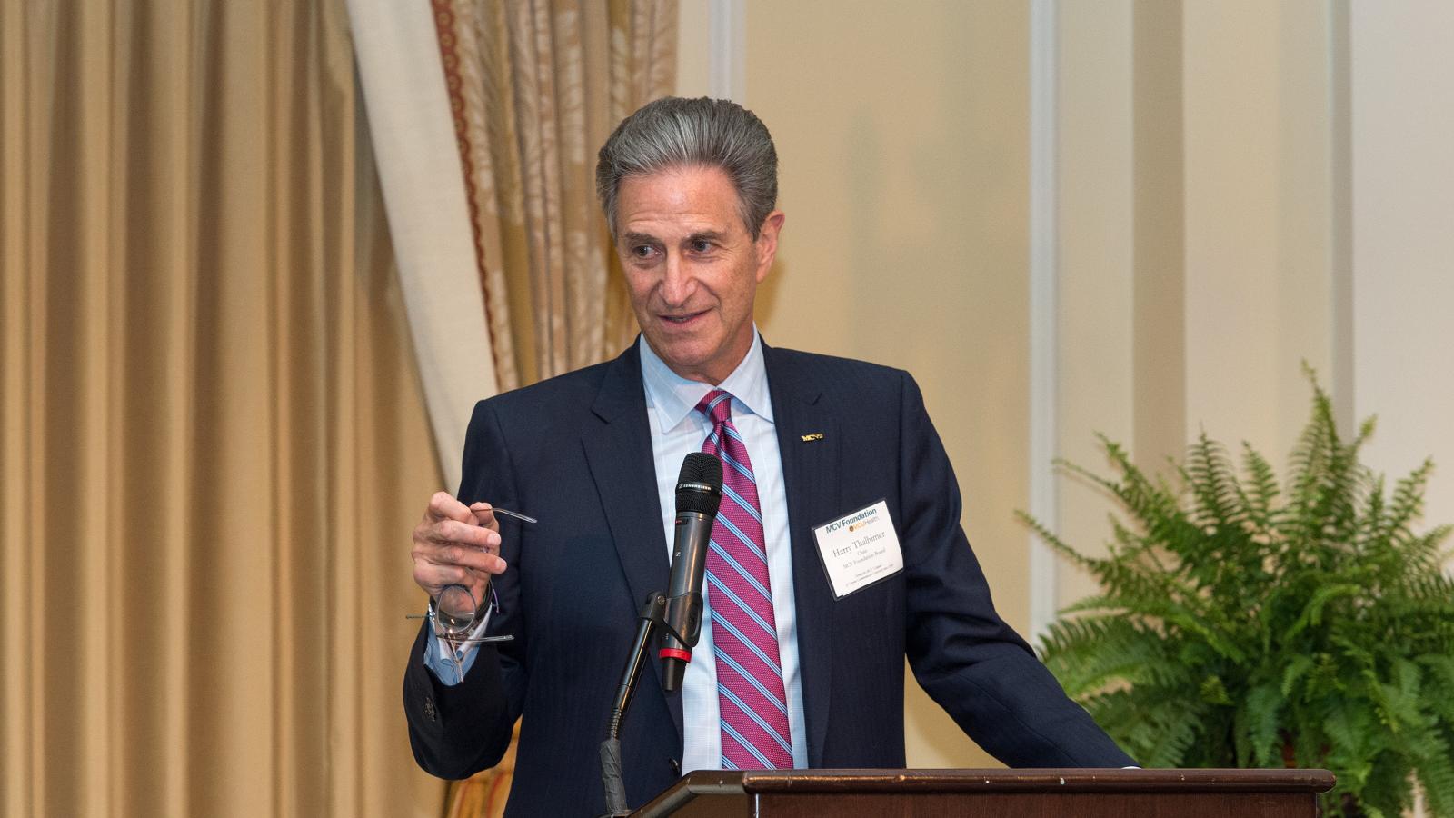 Harry Thalhimer, past chair of the MCV Foundation Board of Trustees, addresses the board at the foundation’s annual dinner and awards ceremony in 2019. 
